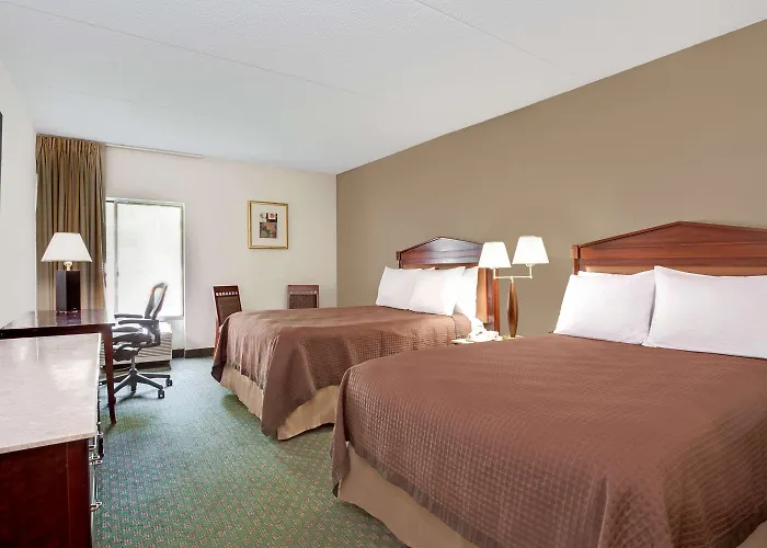 Days Inn By Wyndham Newport News City Center Oyster Point