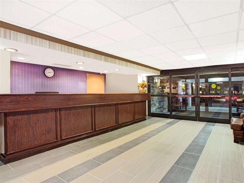 Hotel Days By Wyndham Center Oyster Point Newport News