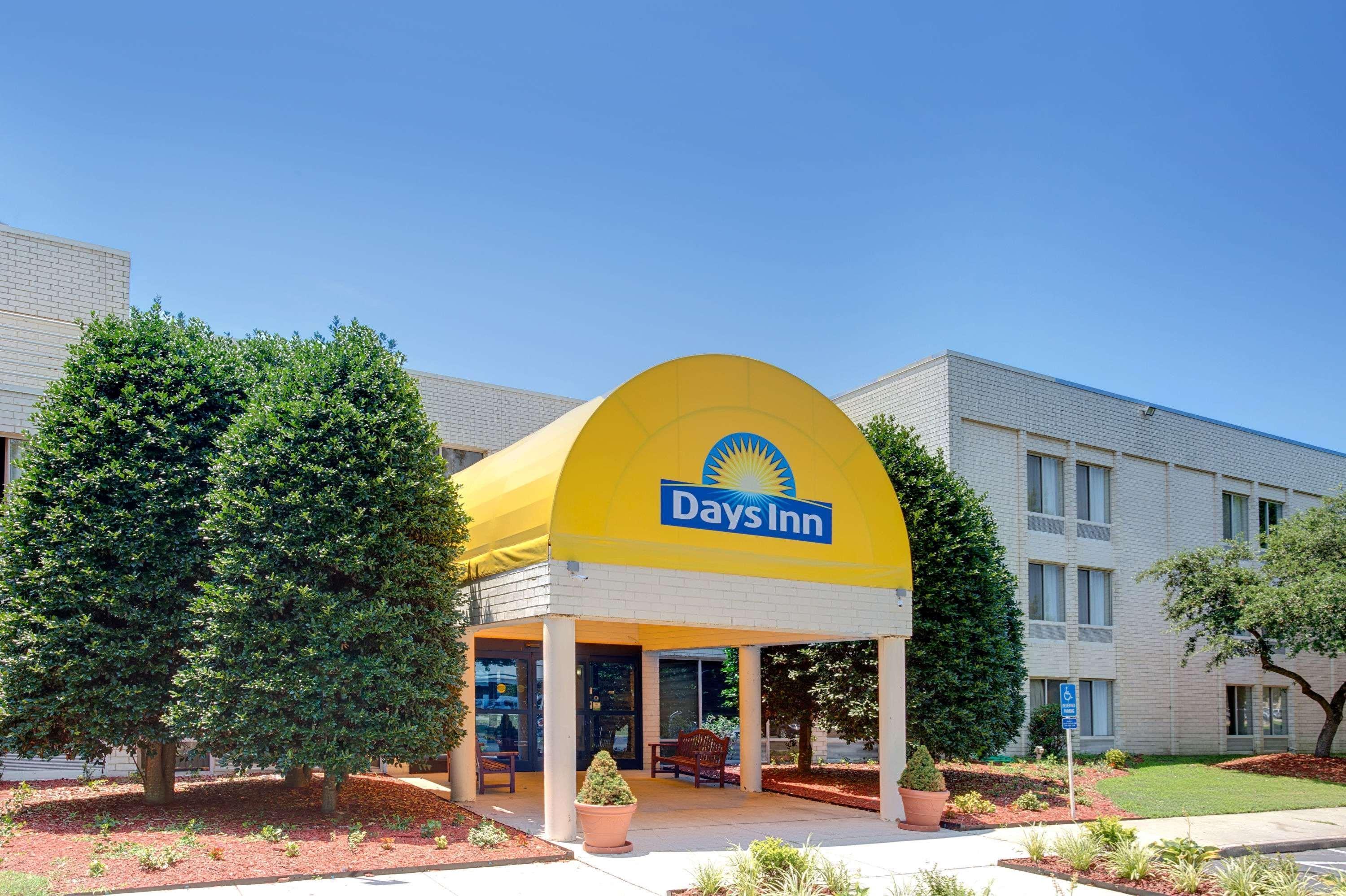 Days By Wyndham Center Oyster Point Newport News