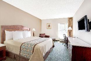 Days By Wyndham Center Oyster Point Hotel Newport News
